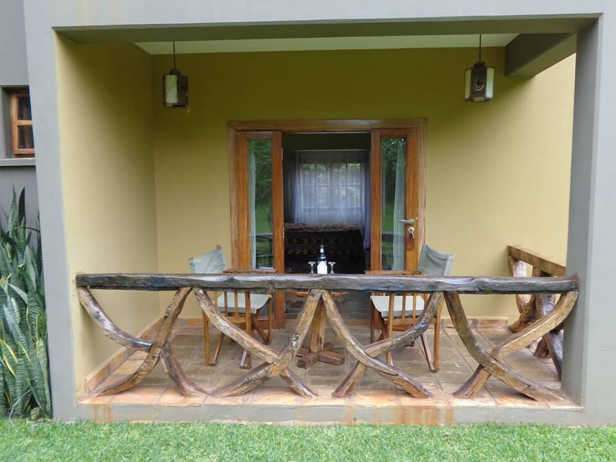 Weru Weru River Lodge Екстериор снимка