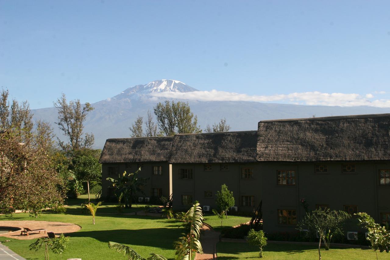 Weru Weru River Lodge Екстериор снимка