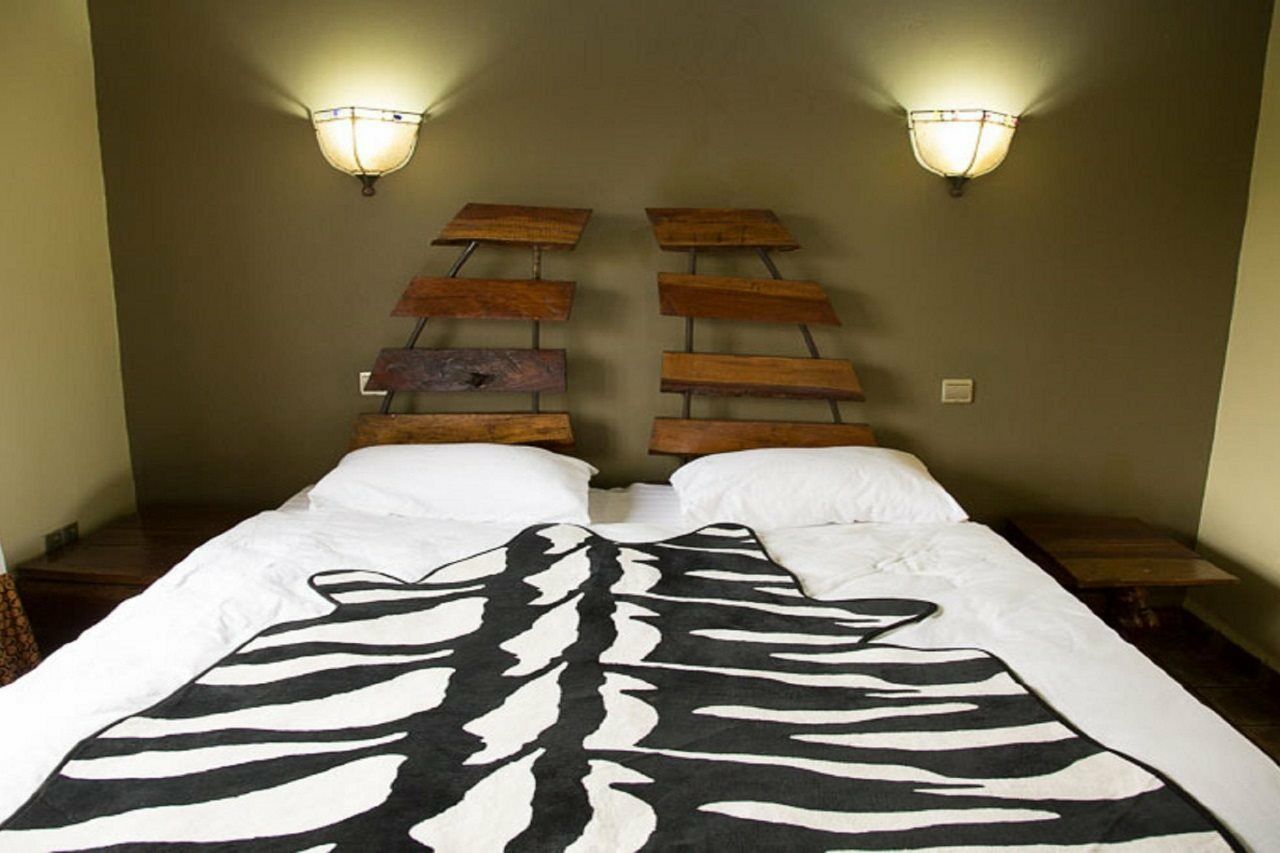 Weru Weru River Lodge Екстериор снимка
