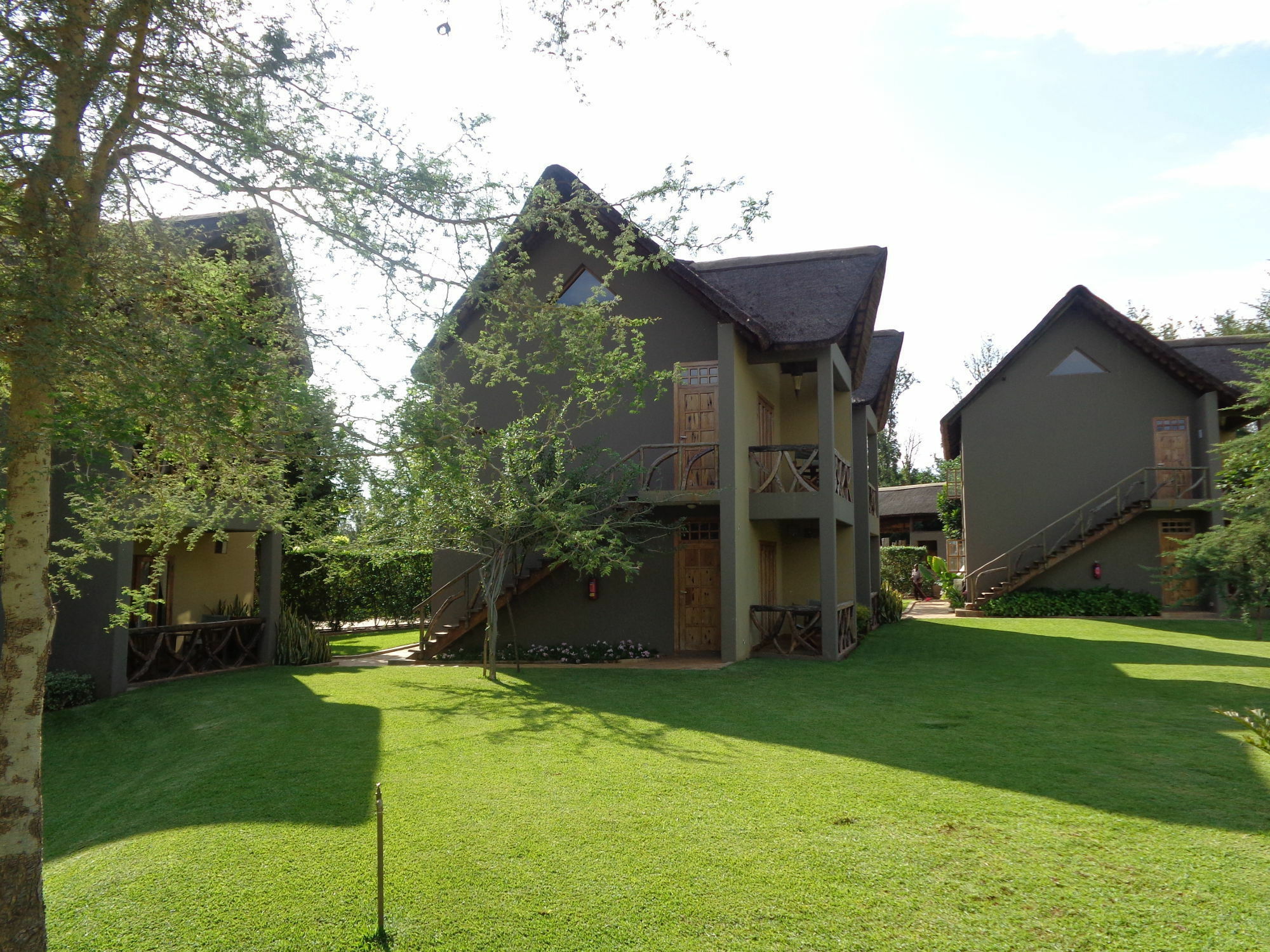 Weru Weru River Lodge Екстериор снимка