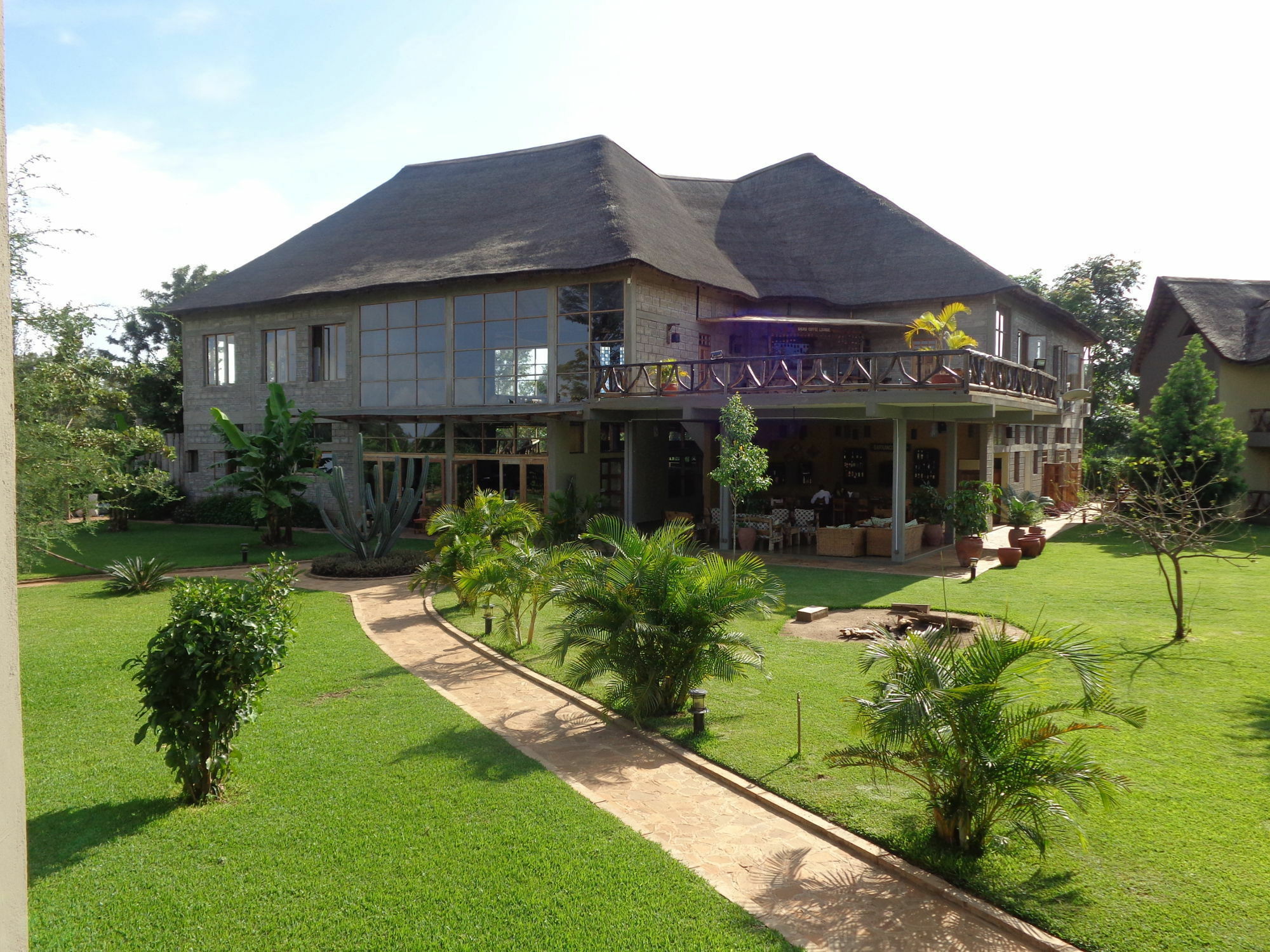 Weru Weru River Lodge Екстериор снимка