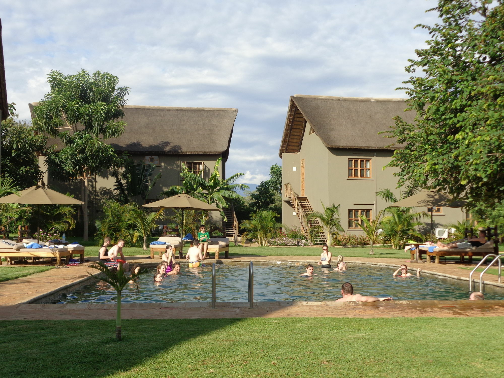 Weru Weru River Lodge Екстериор снимка