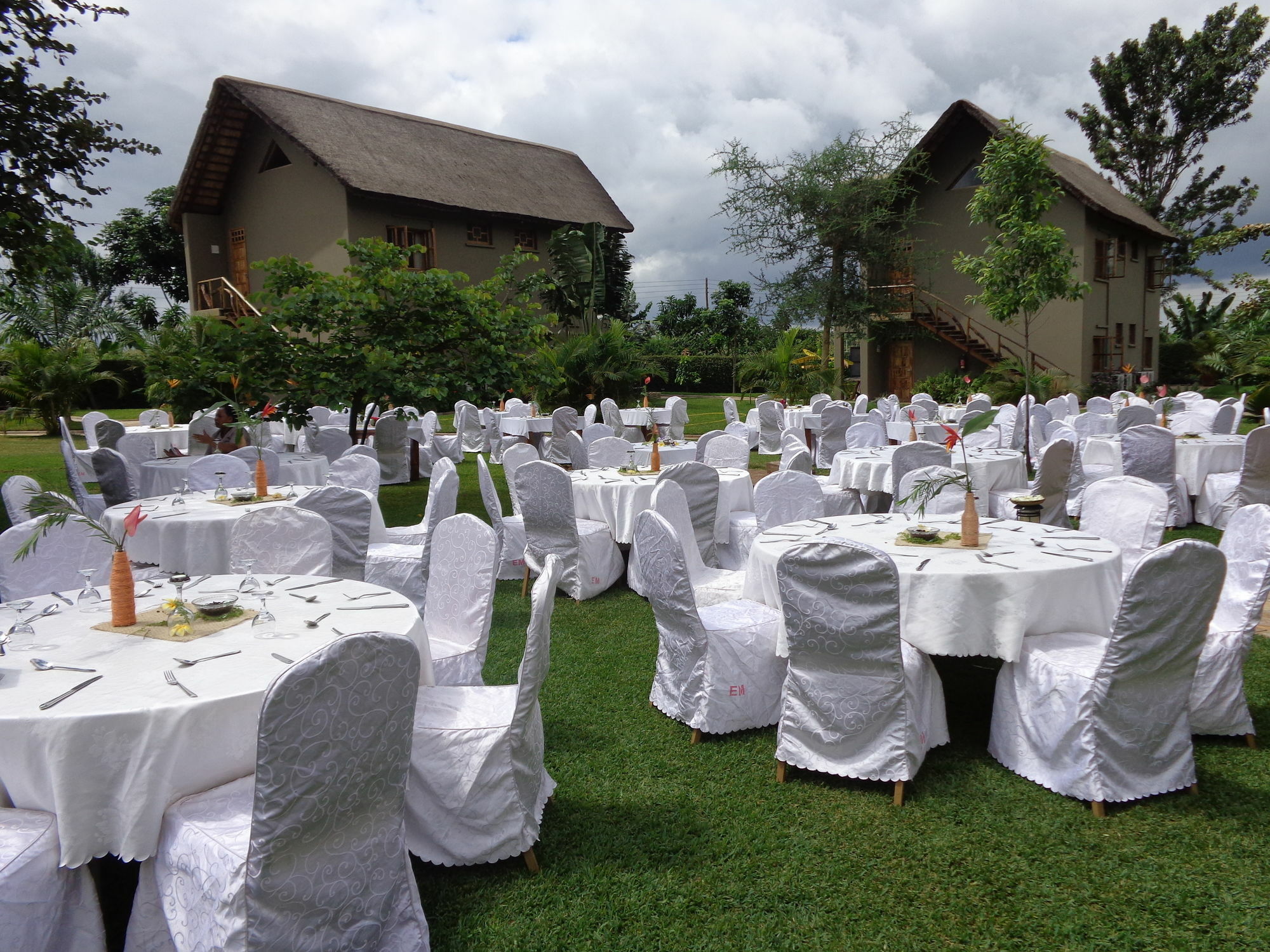Weru Weru River Lodge Екстериор снимка