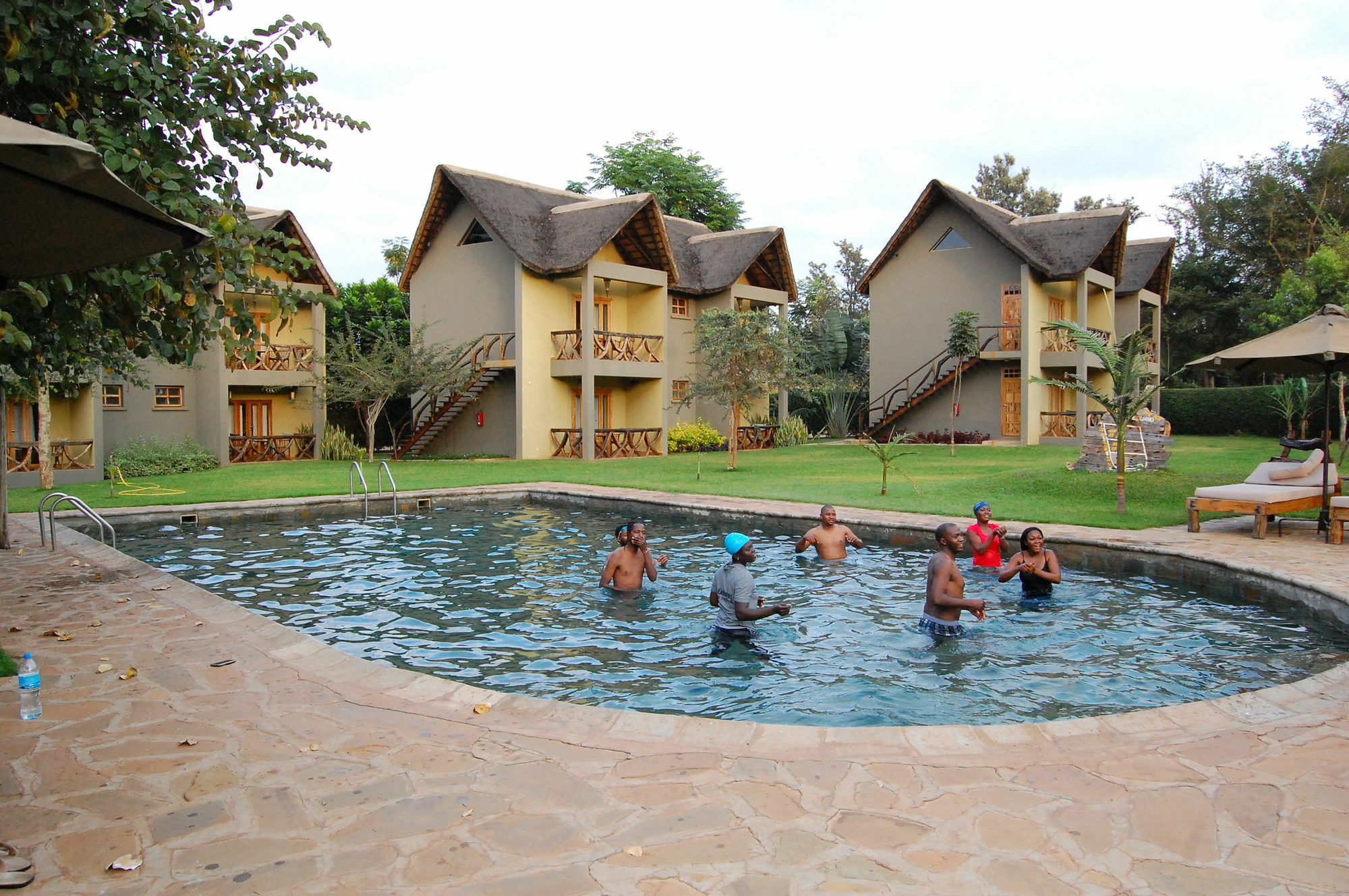 Weru Weru River Lodge Екстериор снимка
