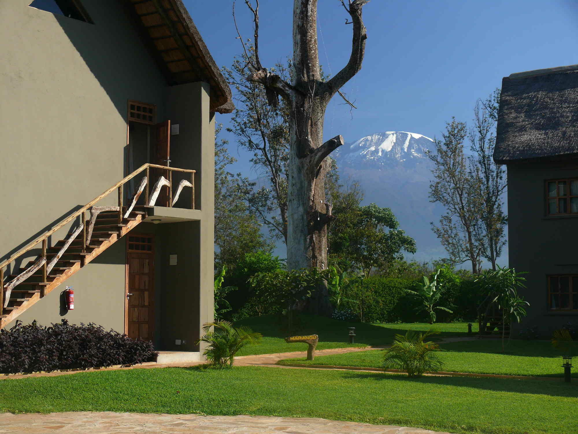 Weru Weru River Lodge Екстериор снимка